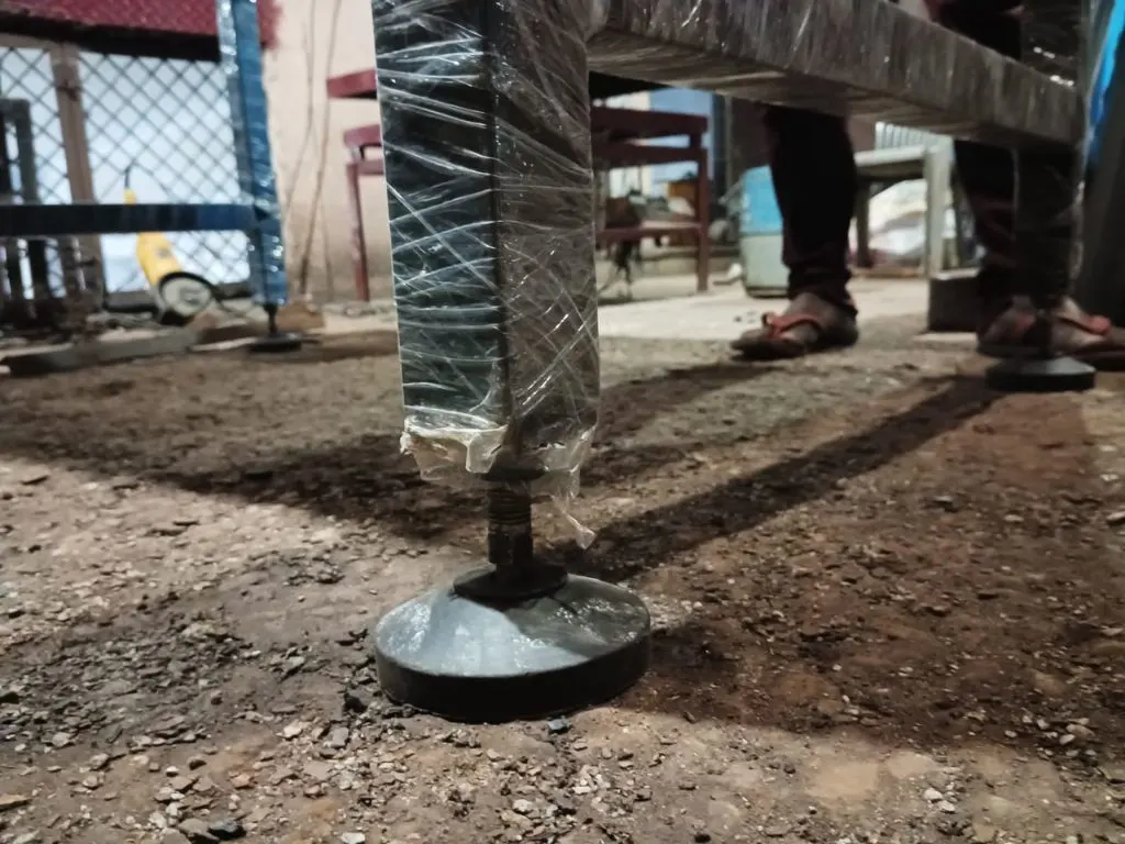 Height Adjustable Work Table - Adjustment Mechanism Detail